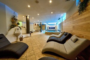 Indoor pool, sun loungers