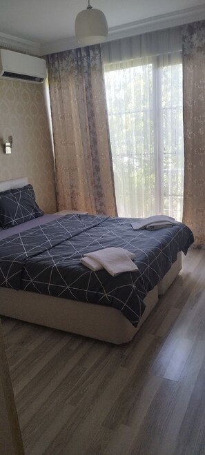 Standard-dobbeltværelse | Skrivebord, lydisolering, strygejern/strygebræt, gratis Wi-Fi