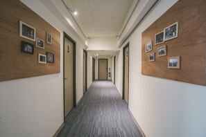 Dormitório compartilhado econômico, em dormitório misto, banheiro compartilhado | Cortinas blackout, quartos à prova de som, Wi-Fi de cortesia