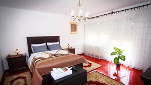 Apartment, 5 Bedrooms, Terrace, Mountain View | 1 bedroom, premium bedding, in-room safe, desk - Apartment Red House (Visoko)