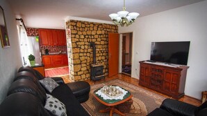 Flat-screen TV, fireplace, Netflix, pay movies - Apartment Red House (Visoko)