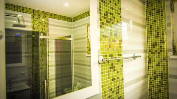 Apartment, 5 Bedrooms, Terrace, Mountain View | Bathroom | Shower, free toiletries, hair dryer, bathrobes