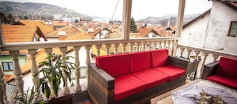 Apartment Red House