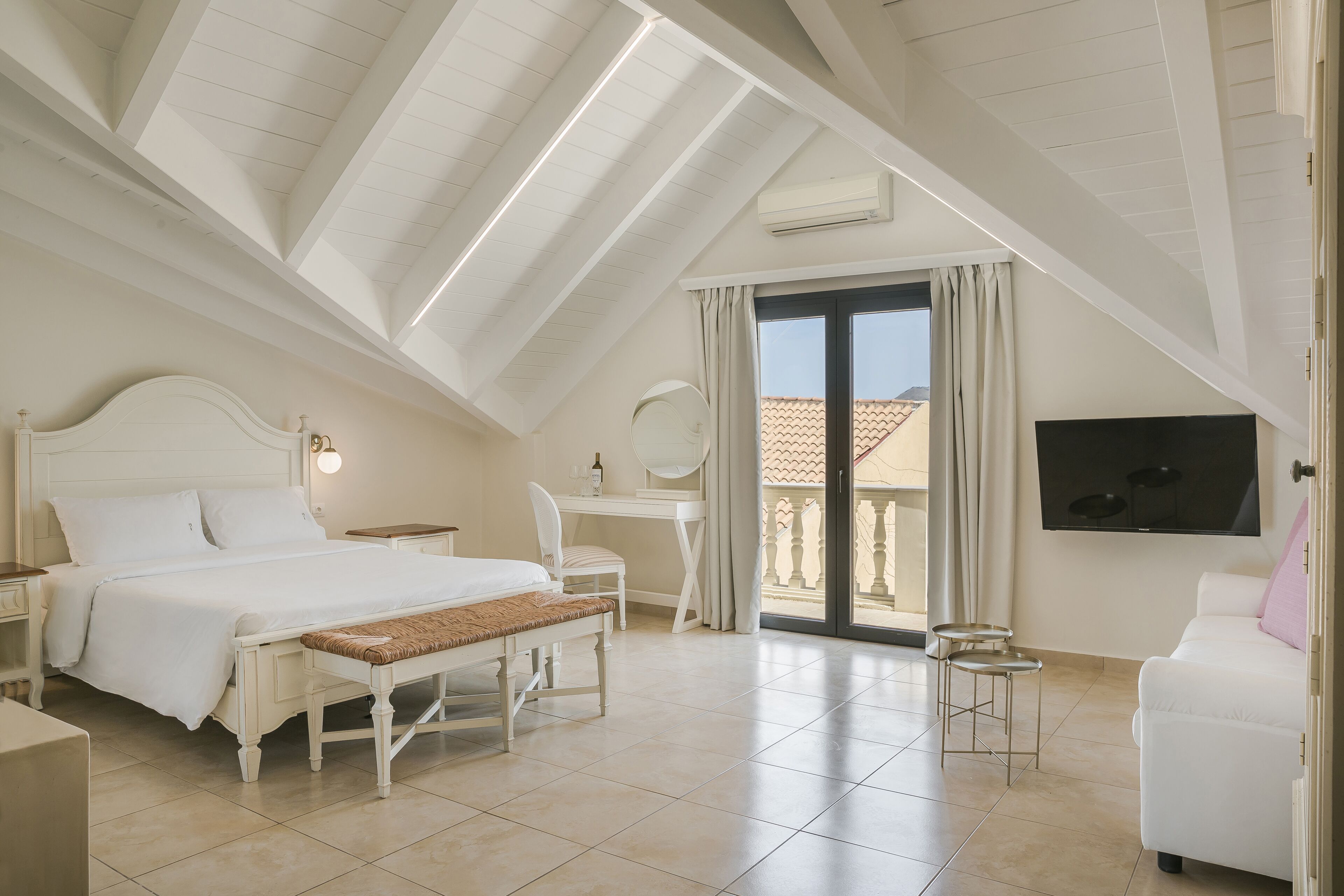 deluxe loft suite | 1 bedroom, minibar, in-room safe, desk