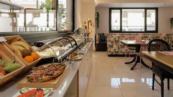 Tägliches inbegriffenes Frühstücksbuffet