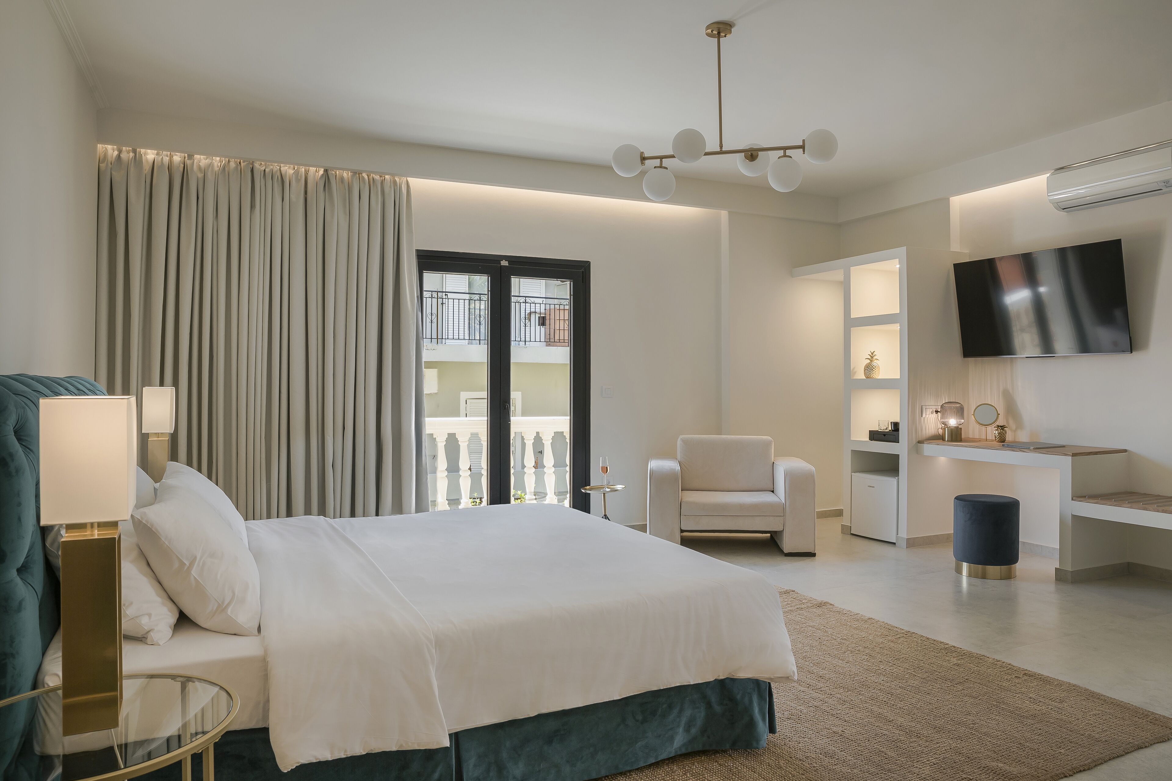 premium double room | 1 bedroom, minibar, in-room safe, desk