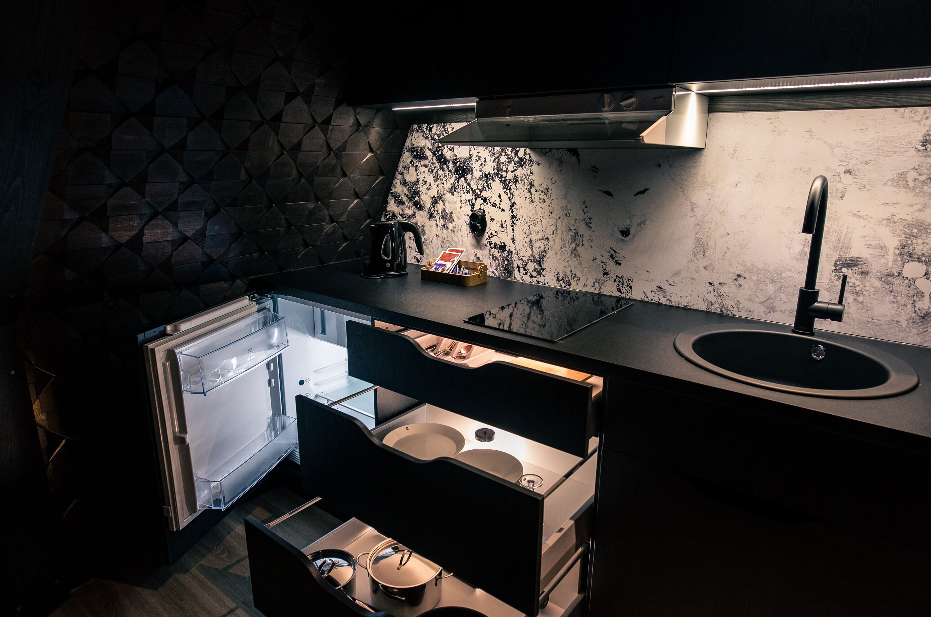 kammi glass igloo suite | private kitchen