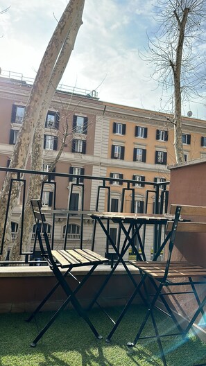 Double or Twin Room | Terrace/patio - In Trastevere house (Rome)