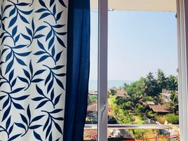 Quarto casal superluxo, 1 cama de casal, banheira, vista para o mar | Cofres nos quartos, cortinas blackout, Wi-Fi de cortesia, roupa de cama