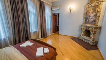 Villa, 3 Bedrooms | 3 bedrooms, desk, iron/ironing board, free WiFi