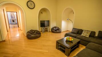 Villa, 3 Bedrooms | Living room | LED TV, fireplace