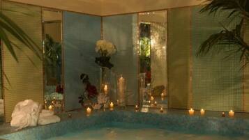 Indoor spa tub