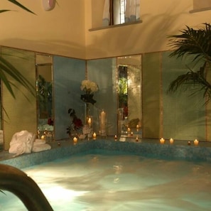 Indoor spa tub