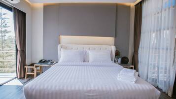 Exclusive Loft, 1 Bedroom, Non Smoking, Resort View | In-room safe, free WiFi