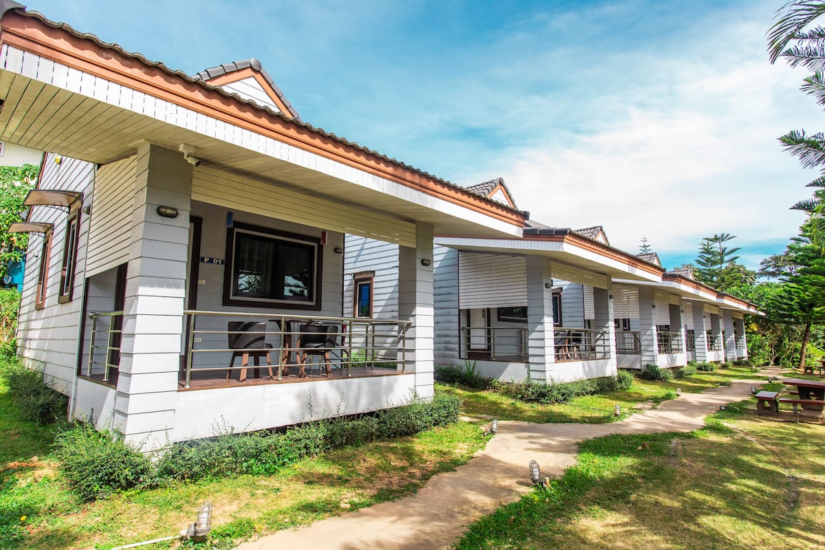 Deluxe Villa, 1 Bedroom, Non Smoking, Garden View | 1 bedroom, in-room safe, free WiFi