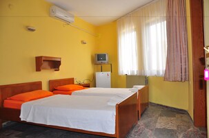 Habitación doble, 1 cama doble o 2 individuales | Wifi gratis