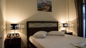 Minibar, iron/ironing board