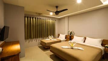 In-room safe, free WiFi