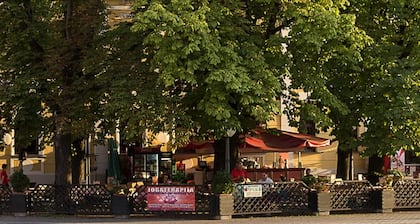 Hotel Zvezda