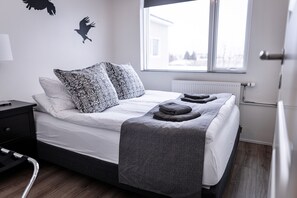Familienhaus, 4 Schlafzimmer, Küche, Bergblick | 4 Schlafzimmer, Schreibtisch, schallisolierte Zimmer