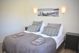 Family House, 4 Bedrooms, Kitchen, Mountain View | 4 bedrooms, desk, soundproofing, free cribs/infant beds