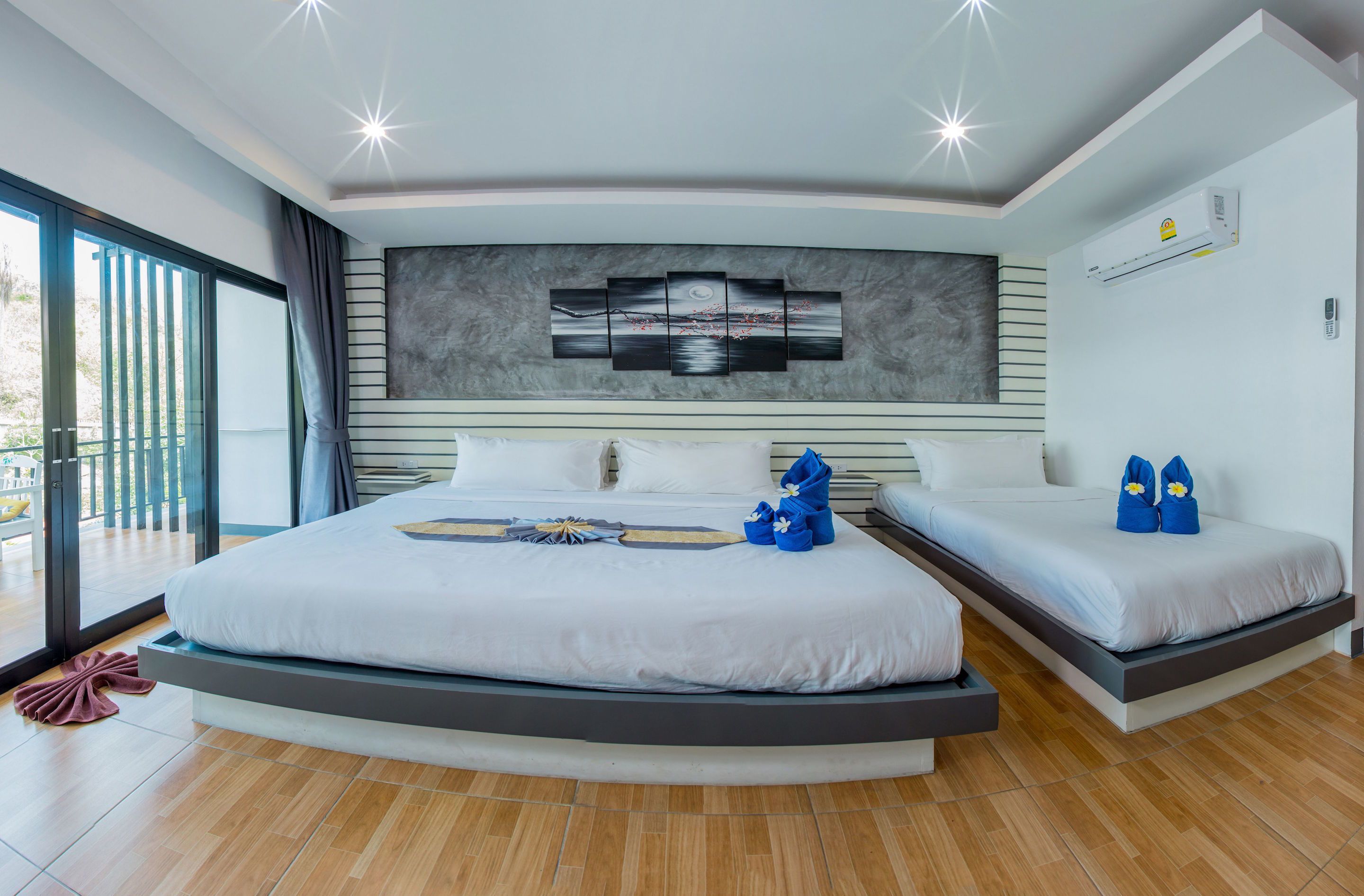 family room, pool view | 1 bedroom, minibar, in-room safe, blackout curtains