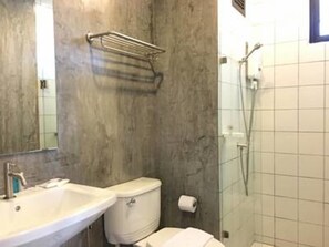 Standard Room | Bathroom