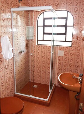 Family Apartment, 3 Bedrooms | Bathroom - Apartamento do Centro (Canela)