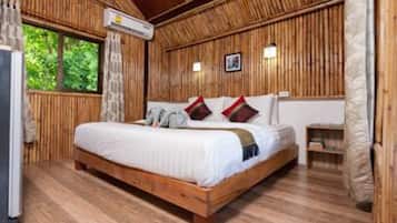 Bungalow with Sea View | Free WiFi, bed sheets