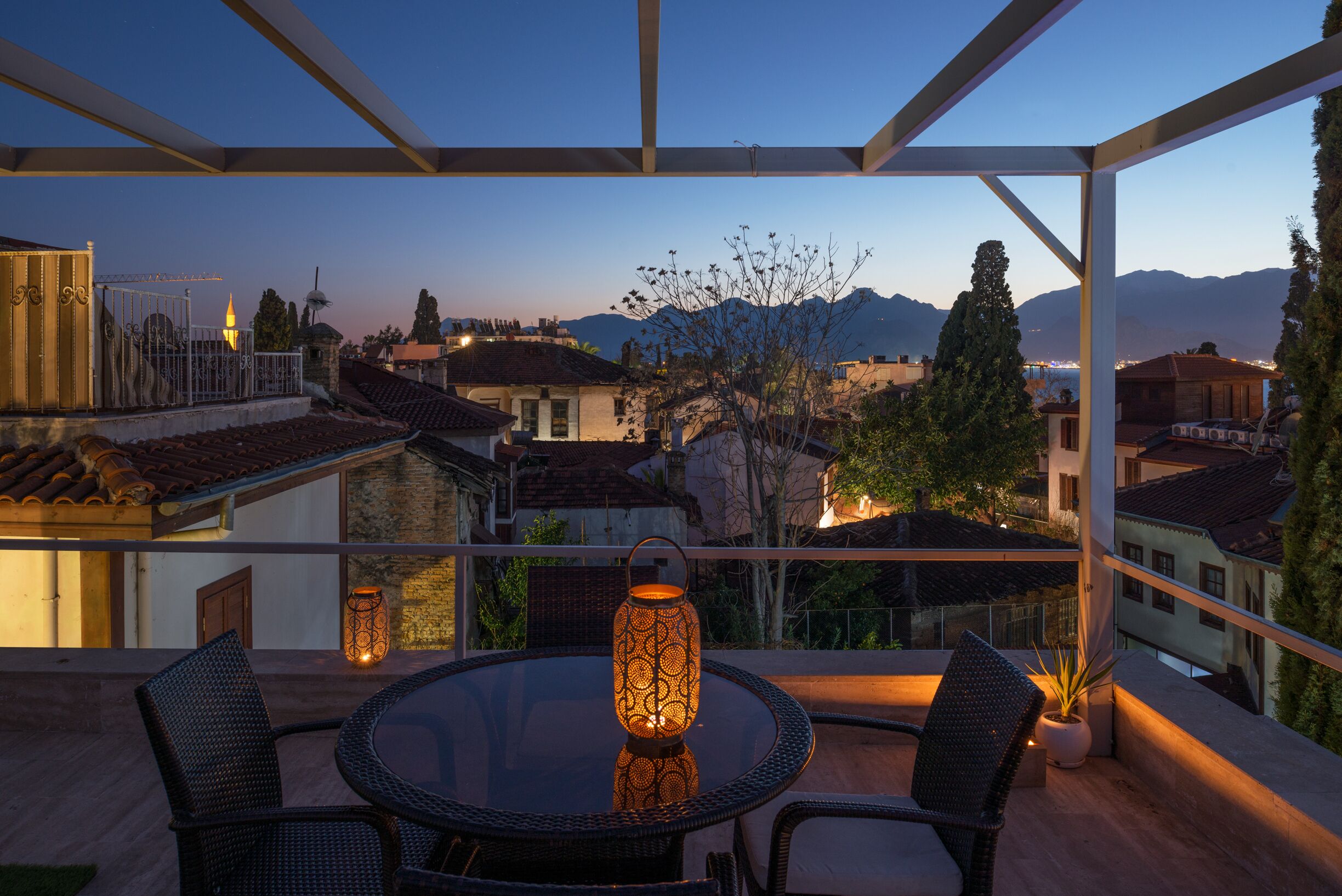 Honeymoon Suite, 1 Queen Bed, Partial Sea View | Terrace/patio