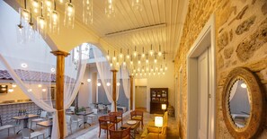 Courtyard - Delight Deluxe Hotel (Antalya)