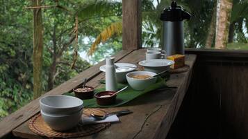 Petit déjeuner, déjeuner et dßner servis sur place