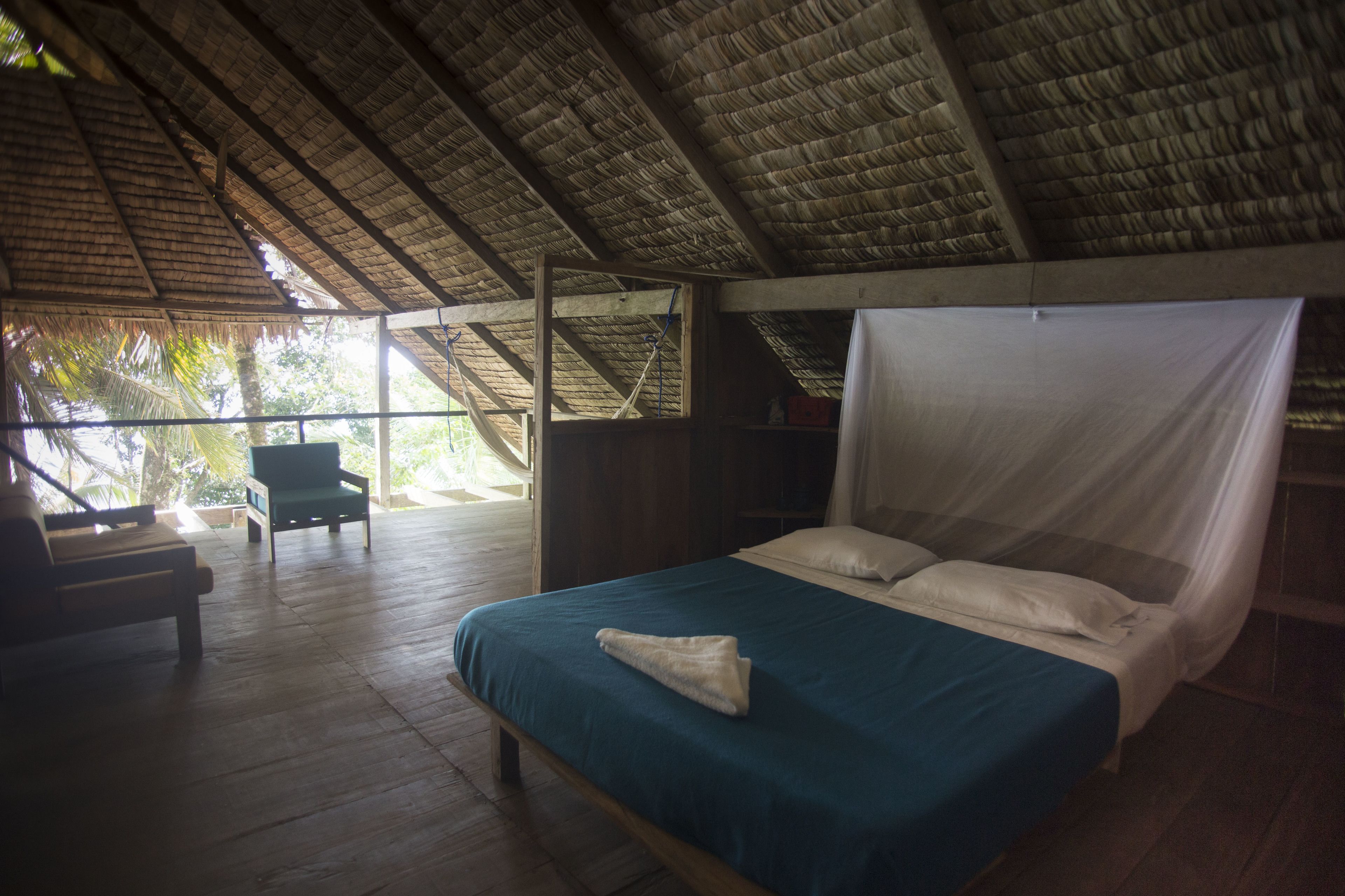 In-room safe, bed sheets