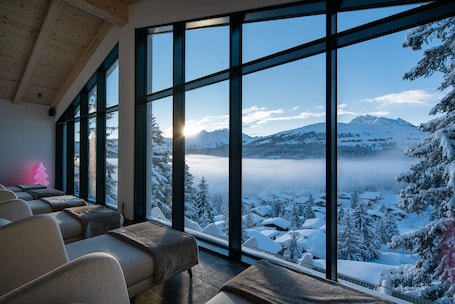 Sauna, hot tub, steam room, body treatments, facials