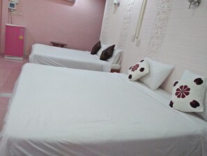 Kamar Keluarga | Meja kerja dan Wi-Fi gratis