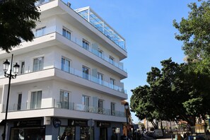 Fachada del alojamiento - Noche