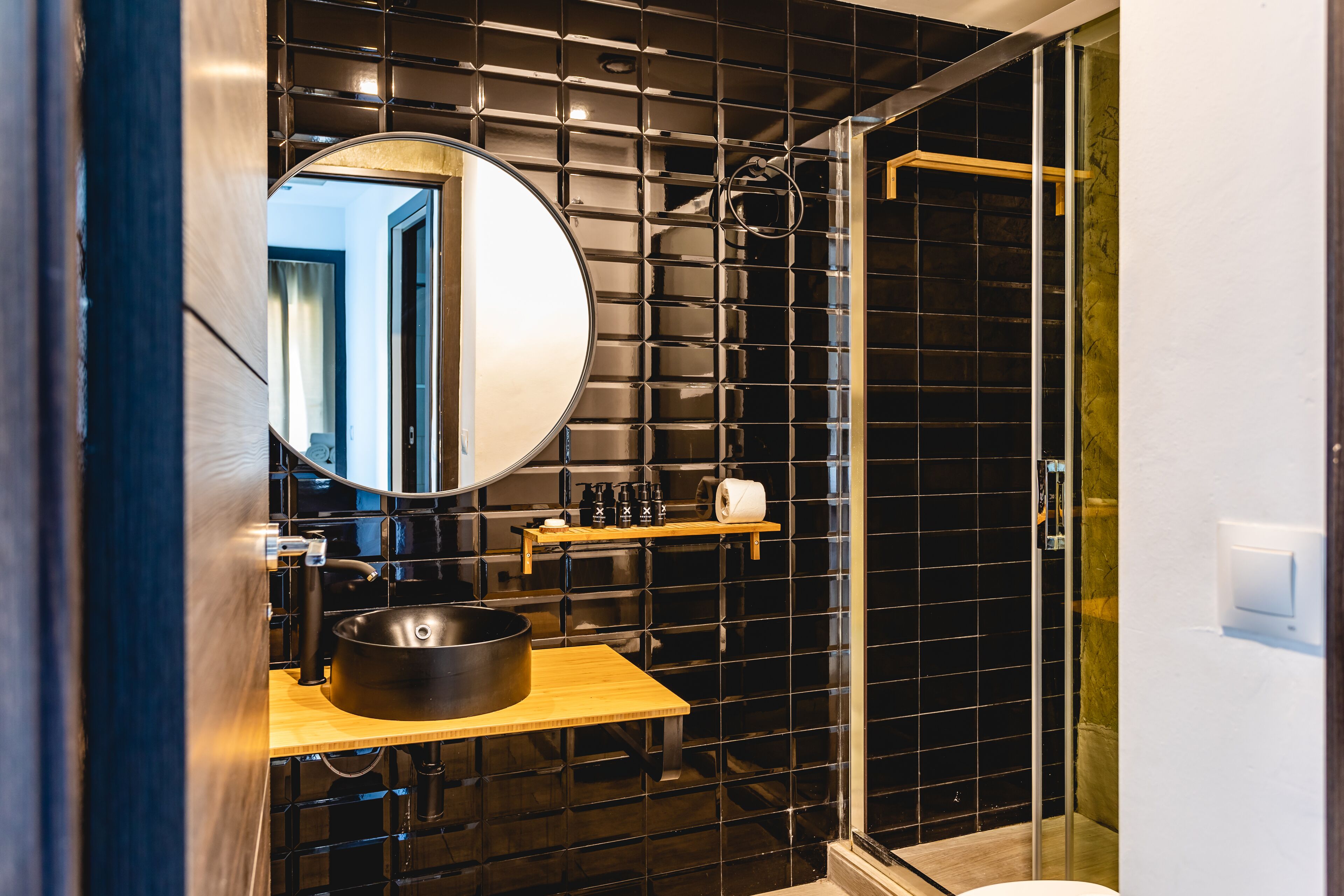 family suite, 2 bedrooms, park view | bathroom | shower, designer toiletries, hair dryer, bidet