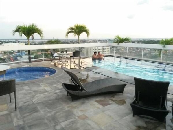 Outdoor pool - Deluxe Manaus Flat - Unique Flats (Manaus)