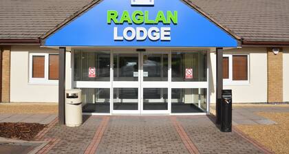 Raglan Lodge