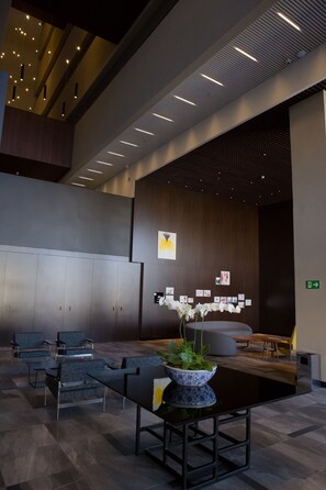 Coin salon dans le hall