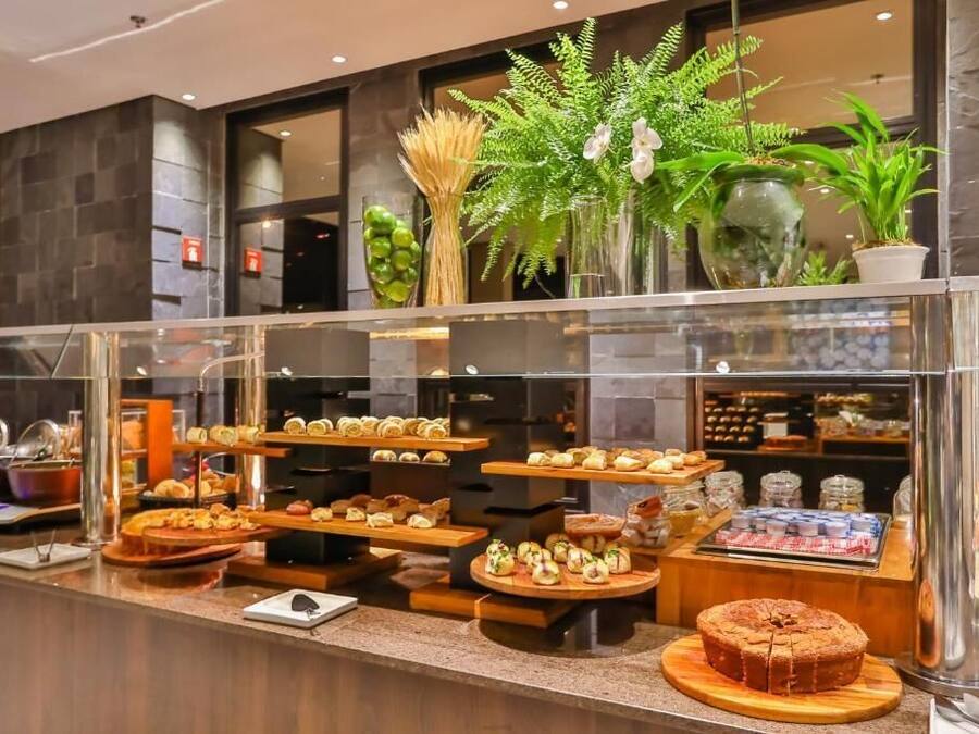 Petit déjeuner buffet compris tous les jours