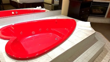 Deluxe Room, 1 King Bed, Non Smoking | Desk, iron/ironing board, free WiFi, bed sheets