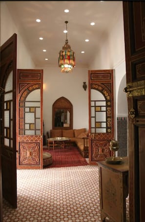 Family Suite, 2 Bedrooms | In-room safe, individually decorated, individually furnished - Riad Ifoulki (Marrakech)