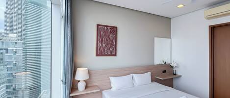 Apartemen Comfort, 3 kamar tidur, 2 kamar mandi, pemandangan kota | 3 kamar tidur, meja kerja, ruang kerja ramah laptop, dan kedap suara