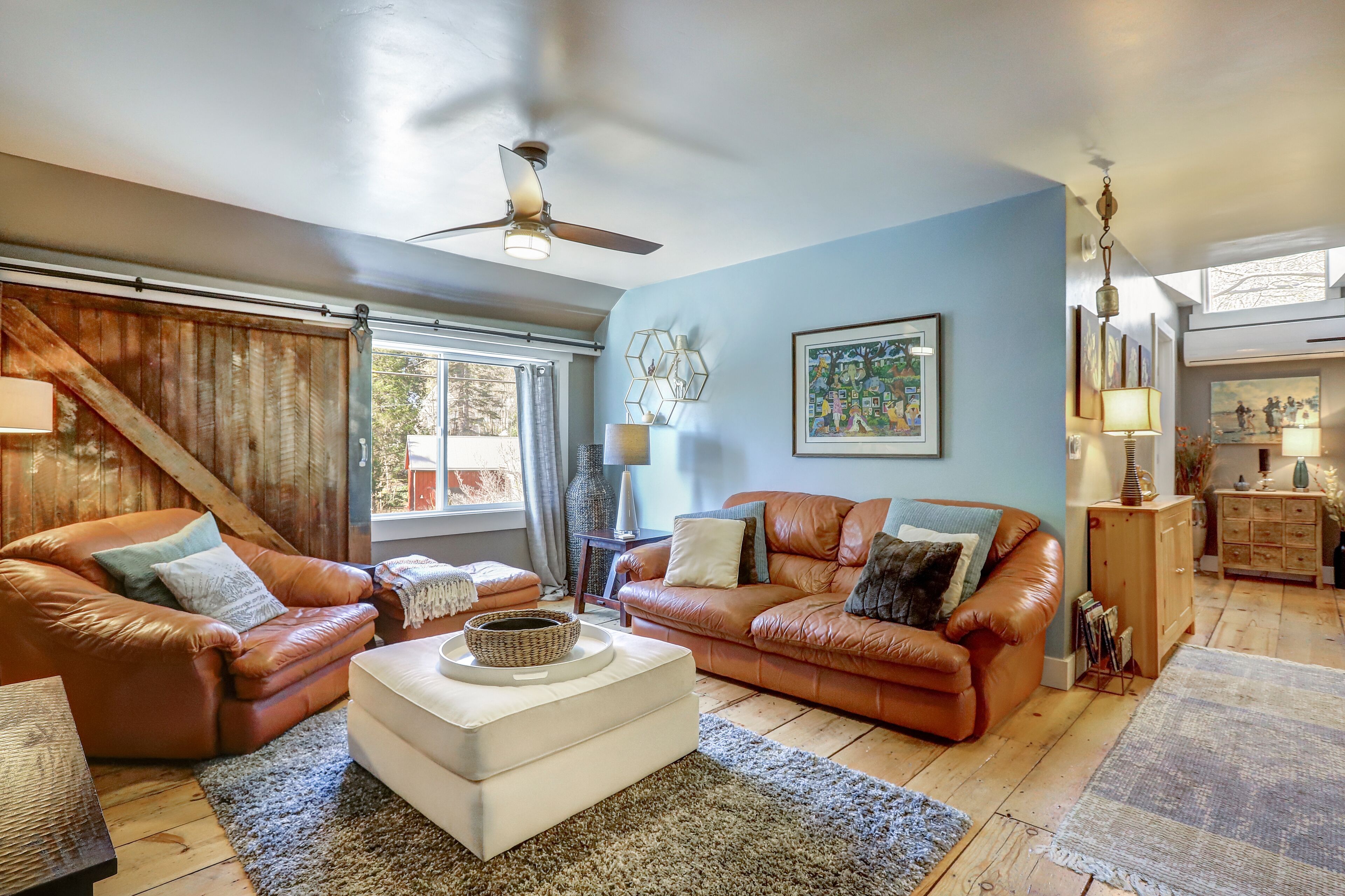 House | Living area | Flat-screen TV