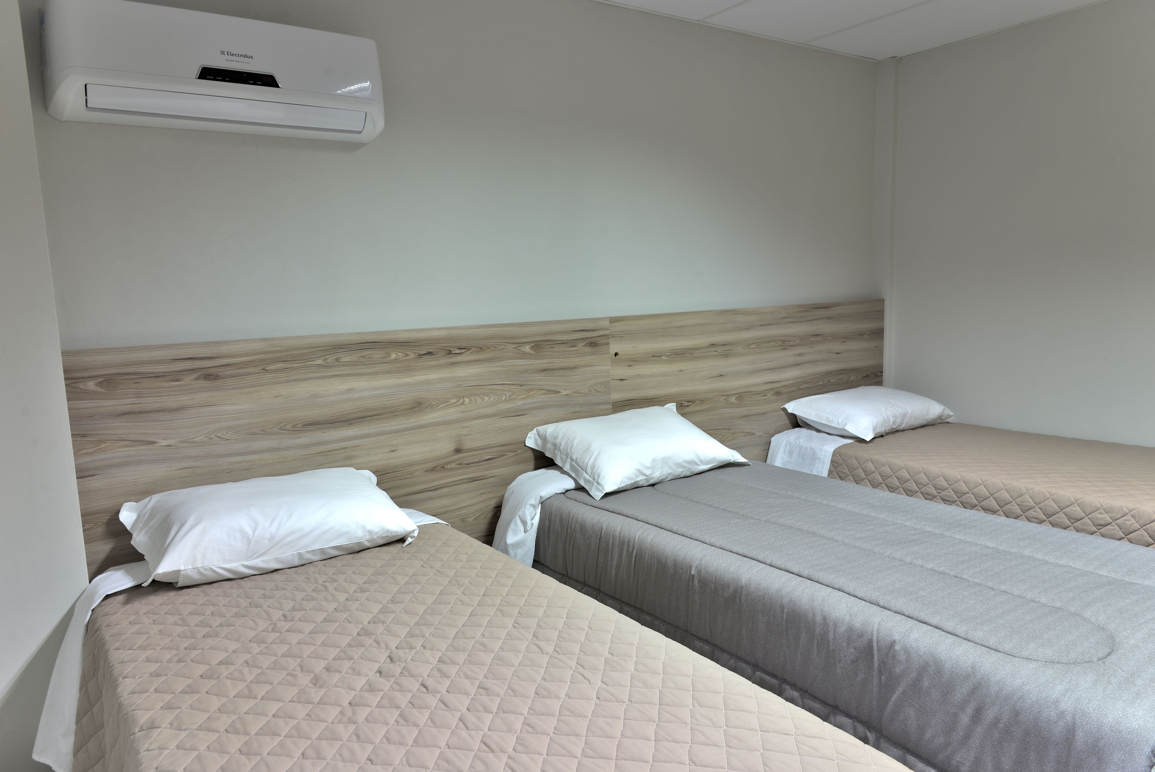 triple room | minibar, desk, blackout curtains, iron/ironing board