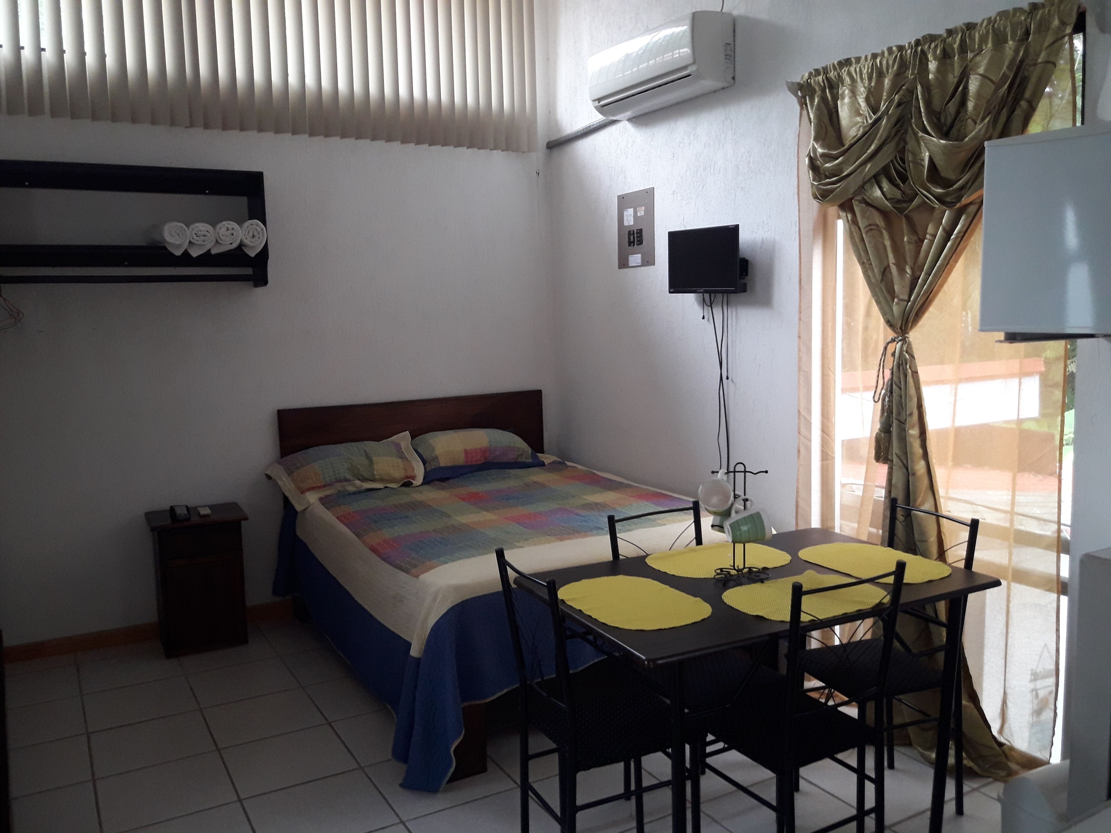 Standard Quadruple Room, Multiple Beds, Non Smoking, Kitchen | Desk, free WiFi