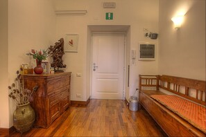 Interior entrance - Feliz In Roma (Rome)