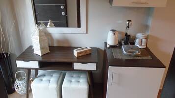 Deluxe Double Room, Sea View | Coffee and/or coffee maker