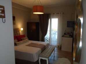 Chambre Deluxe double, vue sur la mer | Café et/ou machine à café